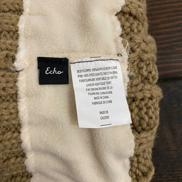 Echo New York Cable Knit Fur Pom Hat NWT OS - Picture 5 of 5